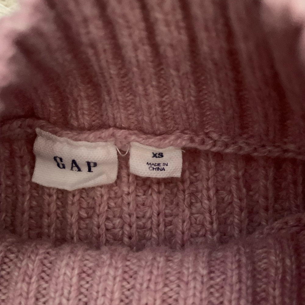 Gap Pink Sweater - Picture 2 of 2